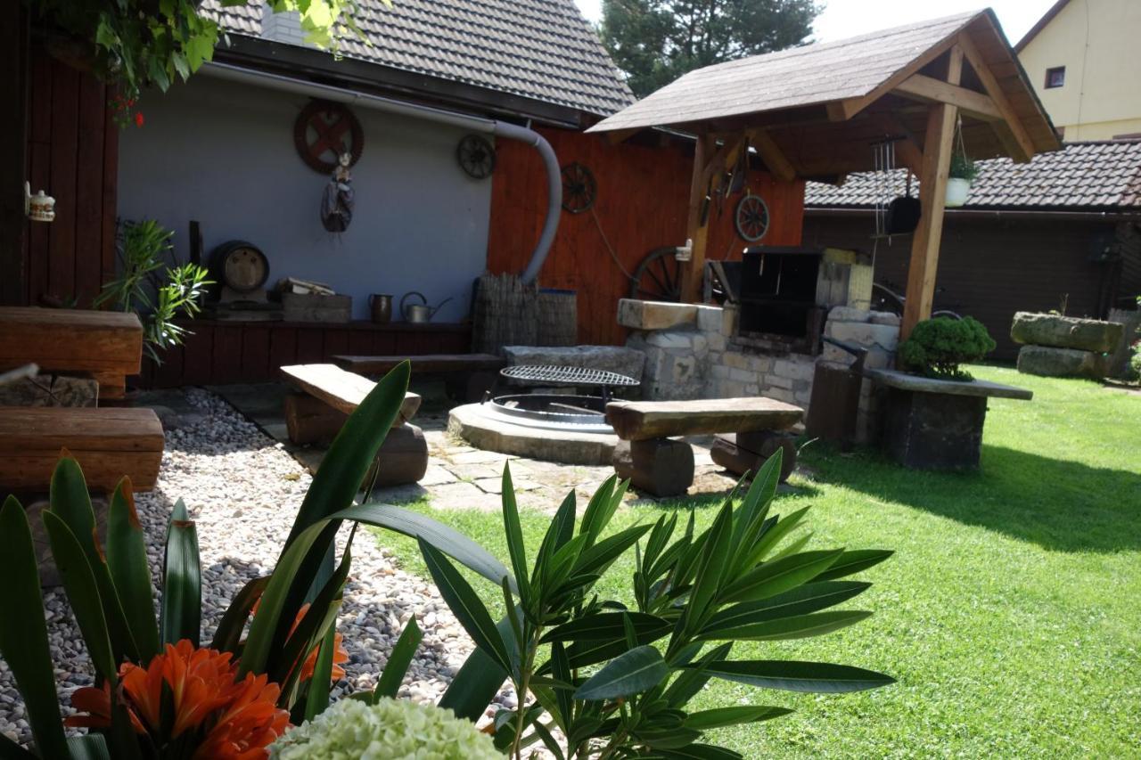 Pod Lipou Hotel Dolni Brusnice Ngoại thất bức ảnh